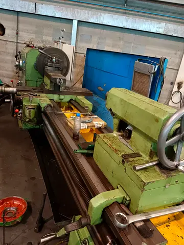 Used Heavy Duty Engine Lathe Machine - Industrial Metalworking Lathe