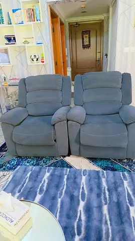 Pair of Grey Recliner Armchairs in Good Condition Pan home