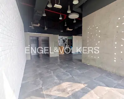 Vacant | Fitted | Flexible Usage | Parking