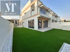 Huge Corner Plot|Bang On Park|Landscaped