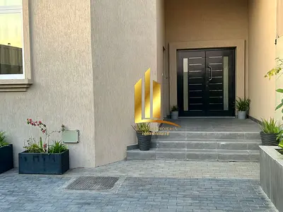 Two Attached Villas for Sale in Al Hoshi – Al Badee, Sharjah 🔥 10,000 Sq.Ft Plot | Personal Finishes | Open Street View A unique opportunity to own two attached villas on one plot in a prime location