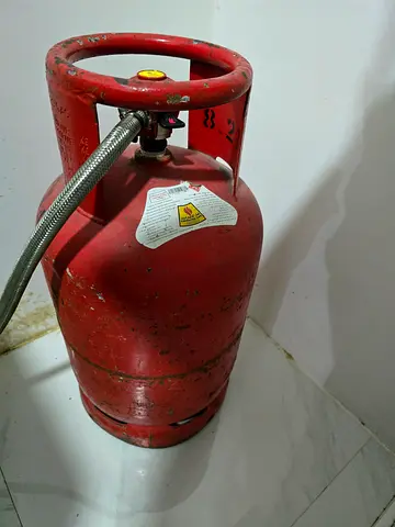 Used Red LPG Gas Cylinder - Single Unit