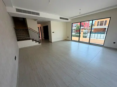 End Corner | Closed Kitchen | Multiple Cheques