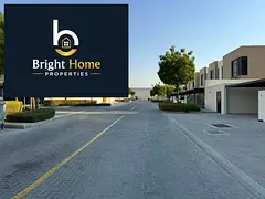 PREMIUM FINISHING MASSIVE SIZE MIDDLE UNIT &MAID ROOM COVERED PARKING