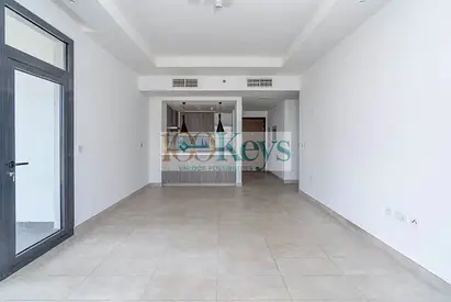 RARE 1BR + STUDY | 2 FULL BATHS | FITTED APPLIANCES | LARGE SIZE