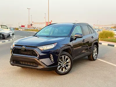 2020 Toyota RAV4 XLE Premium | Sunroof | Leather | Excellent Condition