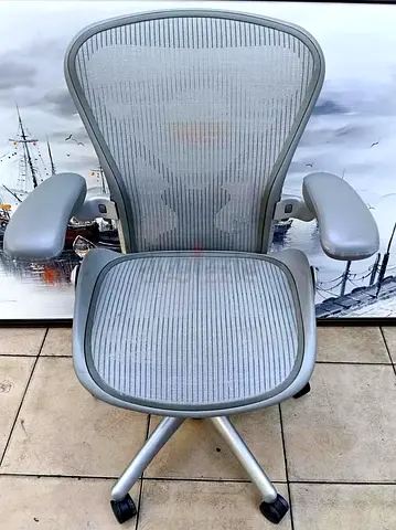 HERMAN MILLER AERON CLASSIC SIZE B FULLY LOADED