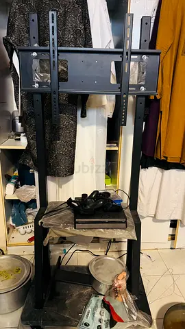 Tv stand 43 to 85 moving stand perfect condition