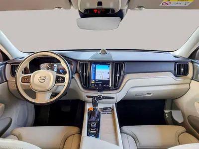 صورة 9 لـ 2021 Volvo XC60