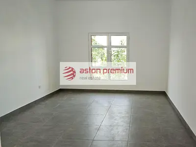 Fully Upgraded Bldg 51|8 wardrobes next to Metro
