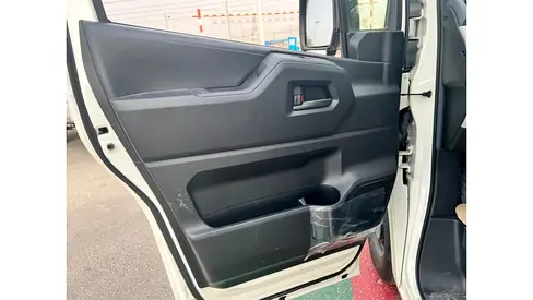صورة 6 لـ 2026 Toyota HIACE