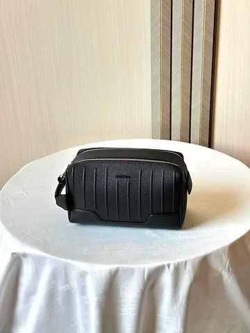 Rimowa Never still leather Toiletry bag