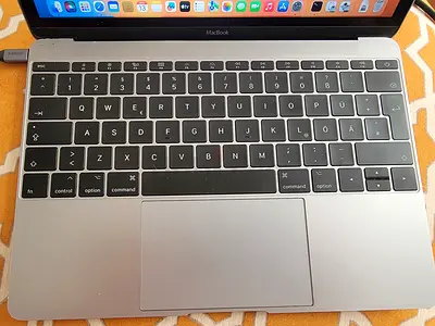 MacBook 2017 Core I7 16gb 512gb 12inch type C amazing battery