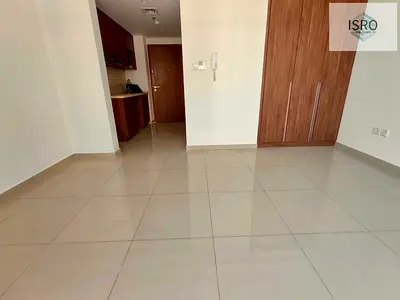 READY||STUDIO||POLL GYM PARKING||