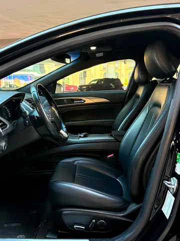 صورة 13 لـ 2017 Lincoln MKZ