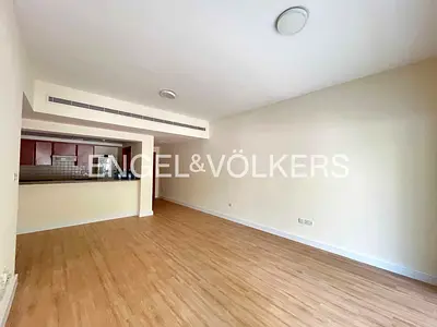Vacant l Unfurnished l Large Layout