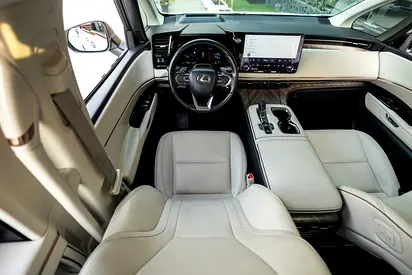 صورة 13 لـ 2024 Lexus LM-SERIES
