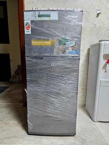 Used single-door refrigerator / freezer in good condition