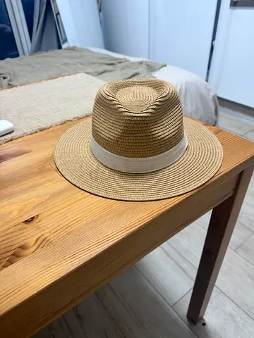 Beige straw sun hat with white band - perfect condition- large size