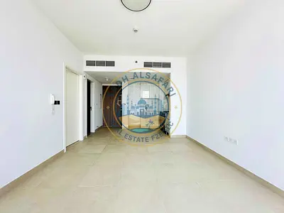 Specious 1bedroom 2bathroom with balcony gym pool parking