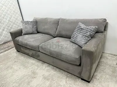 Looks like new condition crate&barrel three seater sofa