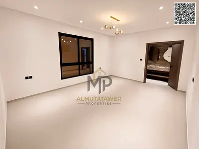 فيلا فاخرة للبيع – 3 غرف نوم رئيسية – قريبة من المسجد والخدمات، تشمل رسوم التسجيل والملكية مع مساحة للفناء