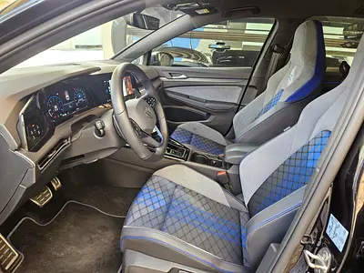 صورة 5 لـ 2023 Volkswagen GOLF R