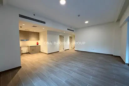 Corner Unit | Pool Views | Vacant In Sept
