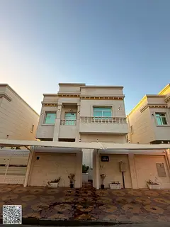 5-bedroom villa in Al Yasmin, with a spacious living room and majlis.