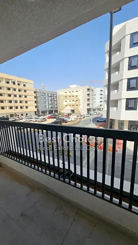 شقه فاخره غرفتين وصاله للايجار موقع متميز