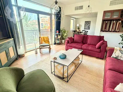 Fully Upgraded Furnished | Lake View