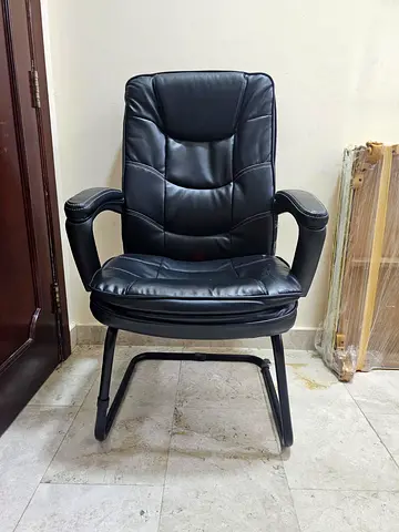 Black Leather Office Visitor Chair with Padded Arms