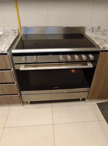 Siemens stove ceramic electric top 5 hobs 90by60 cm size Excellent condition perfect working