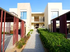 Ready to Move In | Bright & Spacious | Urbana