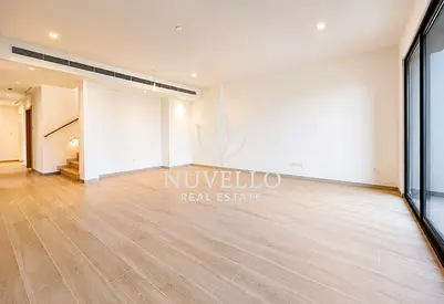 Internal | Directly next to park | Landscaped