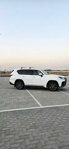 صورة مصغرة 4 لـ 2023 Lexus LX-SERIES