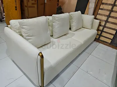 Selling brand new condition 3 seater Sofa