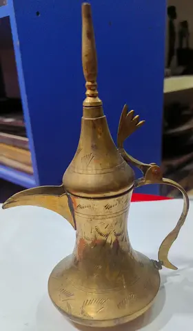 Vintage brass Dallah pot 18cm height