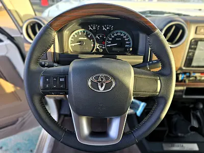 صورة 11 لـ 2025 Toyota LAND CRUISER 70 SERIES