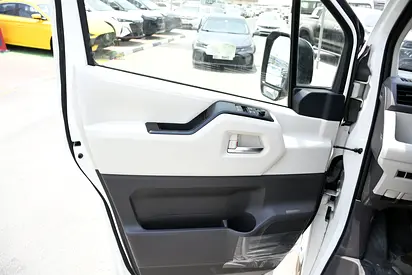 صورة مصغرة 7 لـ 2026 Toyota HIACE