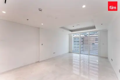 Spacious 1br In Palace Beach Residence