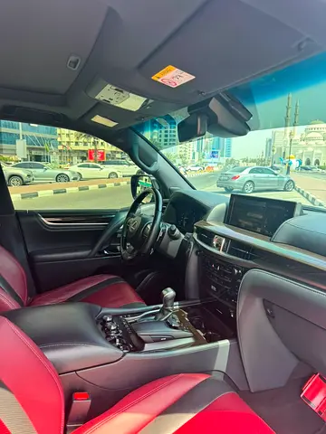 صورة 7 لـ 2019 Lexus LX-SERIES