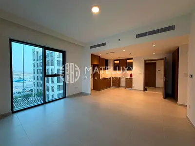 Spacious Layout |Corner Unit|VACANT NOW |Brand New