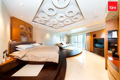 Luxurious 3 Bedroom| Upgraded| Vacant