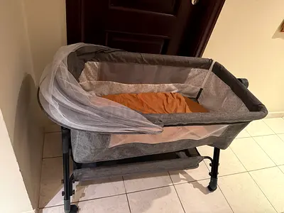 Baby basinette. See description