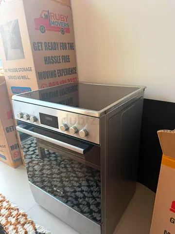 Bosch 60x60cm freestanding electric cooker with ceramic hob and oven - good condition