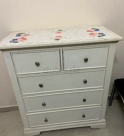 Side cabinet