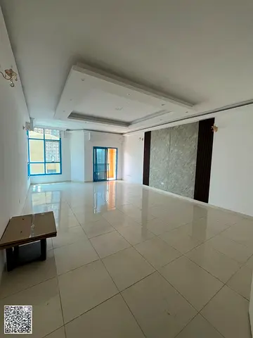 🏡 شقة فاخرة 3 غرف وصالة للإيجار السنوي في الراشدية عجمان | مساحة واسعة وتشطيب راقي