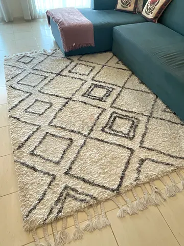 Beige Geometric $%&! Rug with Fringe - Excellent Condition