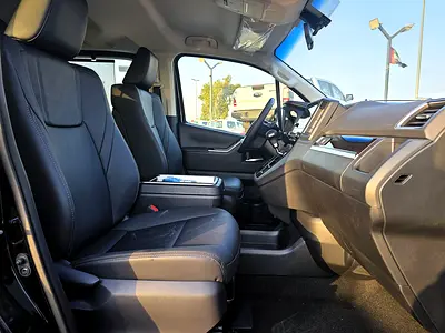 صورة 11 لـ 2025 Toyota GRANVIA